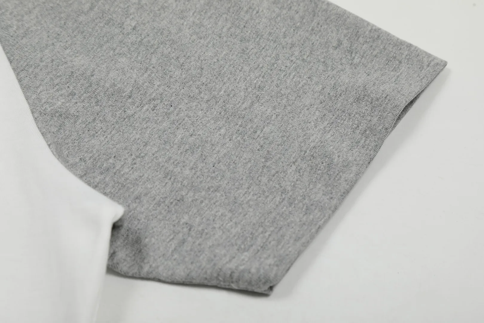 vivienne west wood The Queen Mother of the West Vivienne Saturn Raglan Color Block Short Sleeve VIVI 156# new fabrics have been washed twice at high temperature machine + water. It is the only one in the entire network that achieves 0 shrinkage. The Solona thread is arranged. The threaded neckline does not deform. It is tight and dense. Welcome to compare. The full range of correct accessories. Every detail is completely restored and can be stretched directly.
